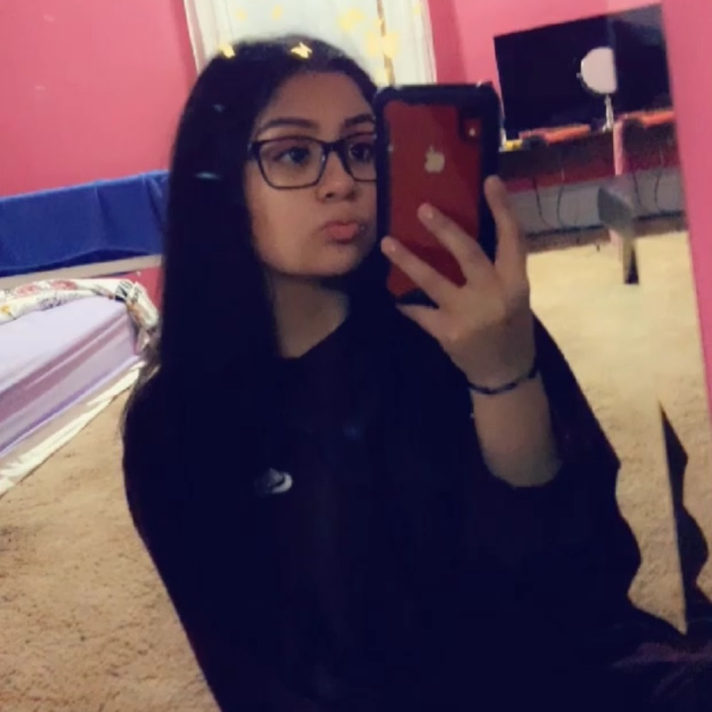 Meet your Posher, Naomy